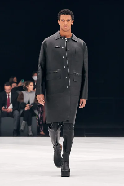 Look 69